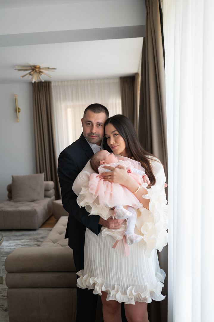 Familia și nașii — Demeter Studios