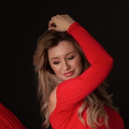 Ședință de maternitate, rochie roșie — Demeter Studios